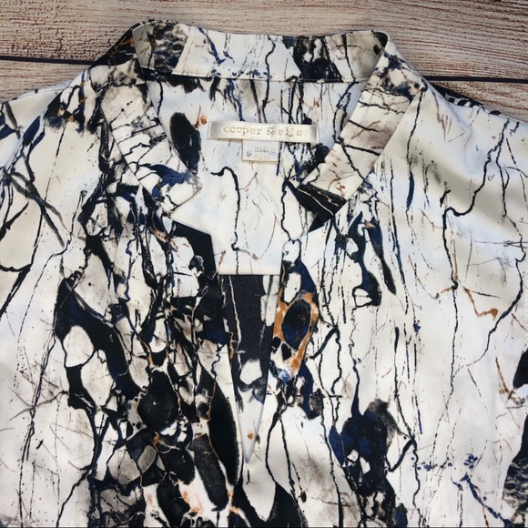 Cooper‎ & Ella Woman's Sleeve Less V-neck Blouse - Picture 5 of 7